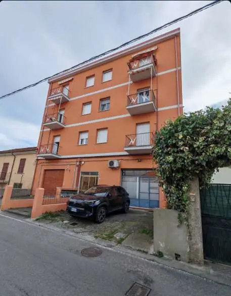 Magazzino via Della Pianta 372, La Spezia