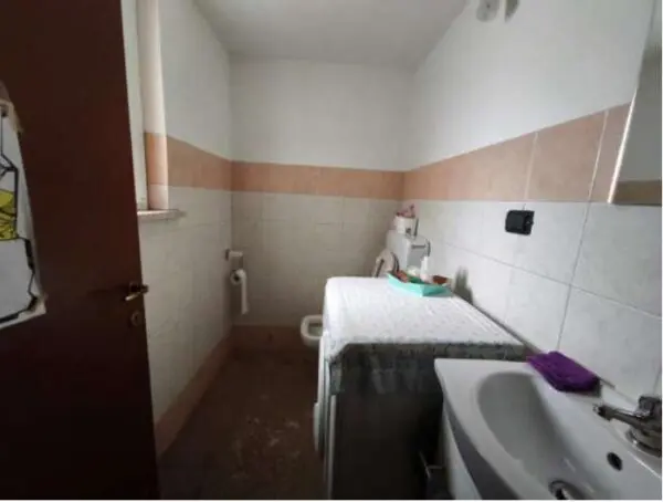 Appartamento 2, Altare
