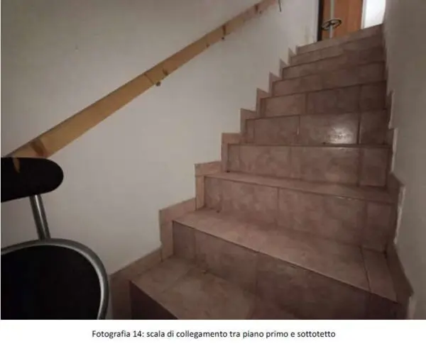 Appartamento 2, Altare