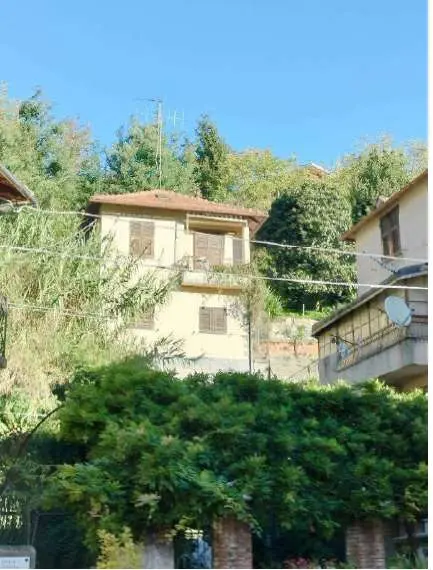 Villa piazza Marconi 28, Sant'Olcese