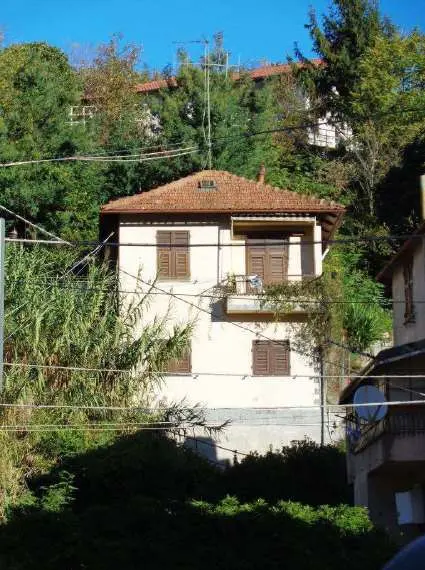 Villa piazza Marconi 28, Sant'Olcese
