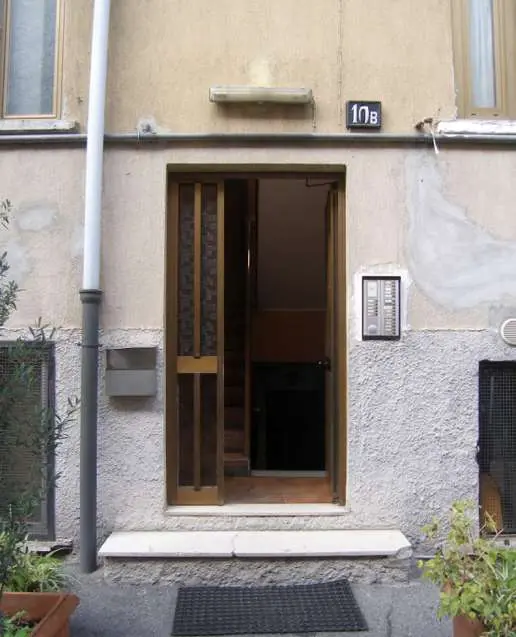 Immagine per Laboratorio in asta a Milano