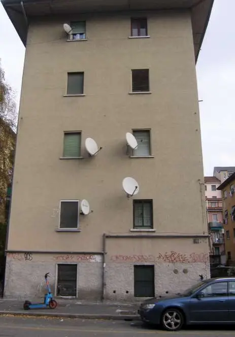 Immagine per Laboratorio in asta a Milano