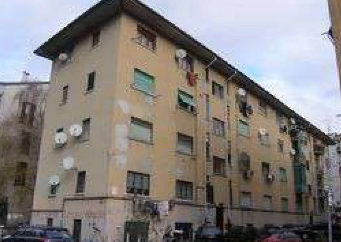 Immagine per Laboratorio in asta a Milano