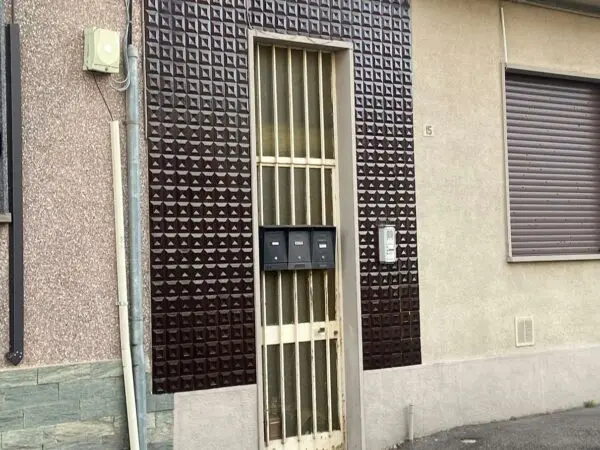 Appartamento via De Luca 15, Desio