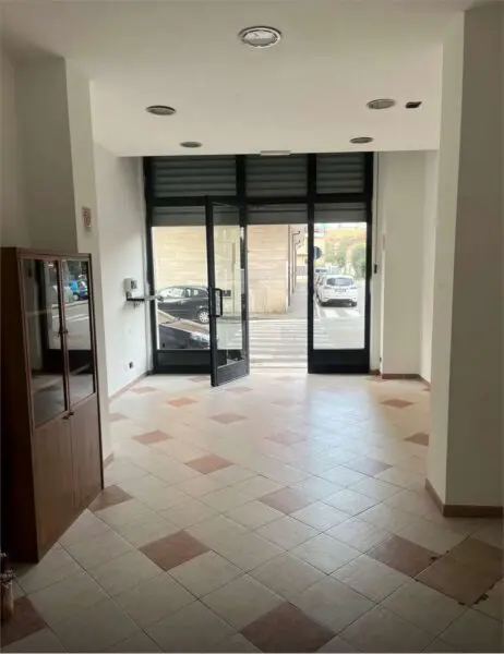 Negozio via Po 24b, Rivoli