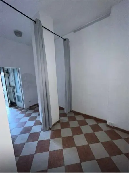 Negozio via Po 24b, Rivoli