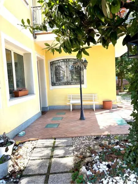 Villa via Rivoli 36, Rosta