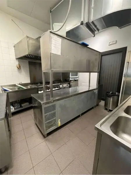 Negozio corso Taranto 28/d, Torino