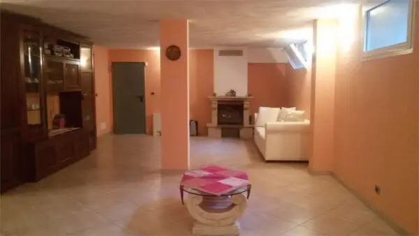 Villa strada Romana, Caselette