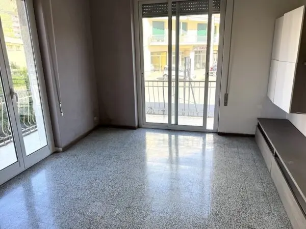 Quadrilocale via Aurelia Ponente 77, Taggia