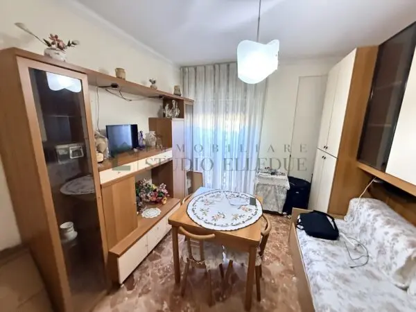 Bilocale via Napoli 244, Bari