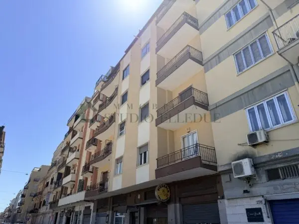 Bilocale via Napoli 244, Bari