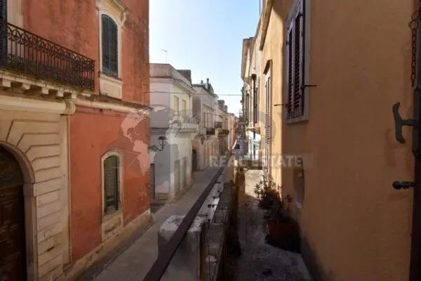 Villa Trifamiliare 11, Galatone