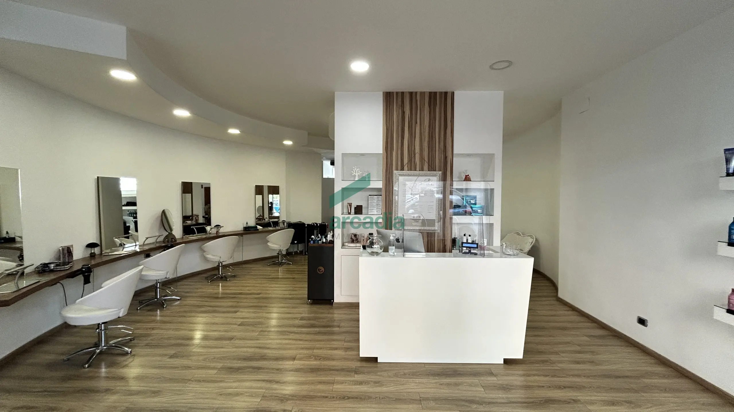 Immagine per Locale commerciale in vendita a Bari via Luigi Ricchioni 17