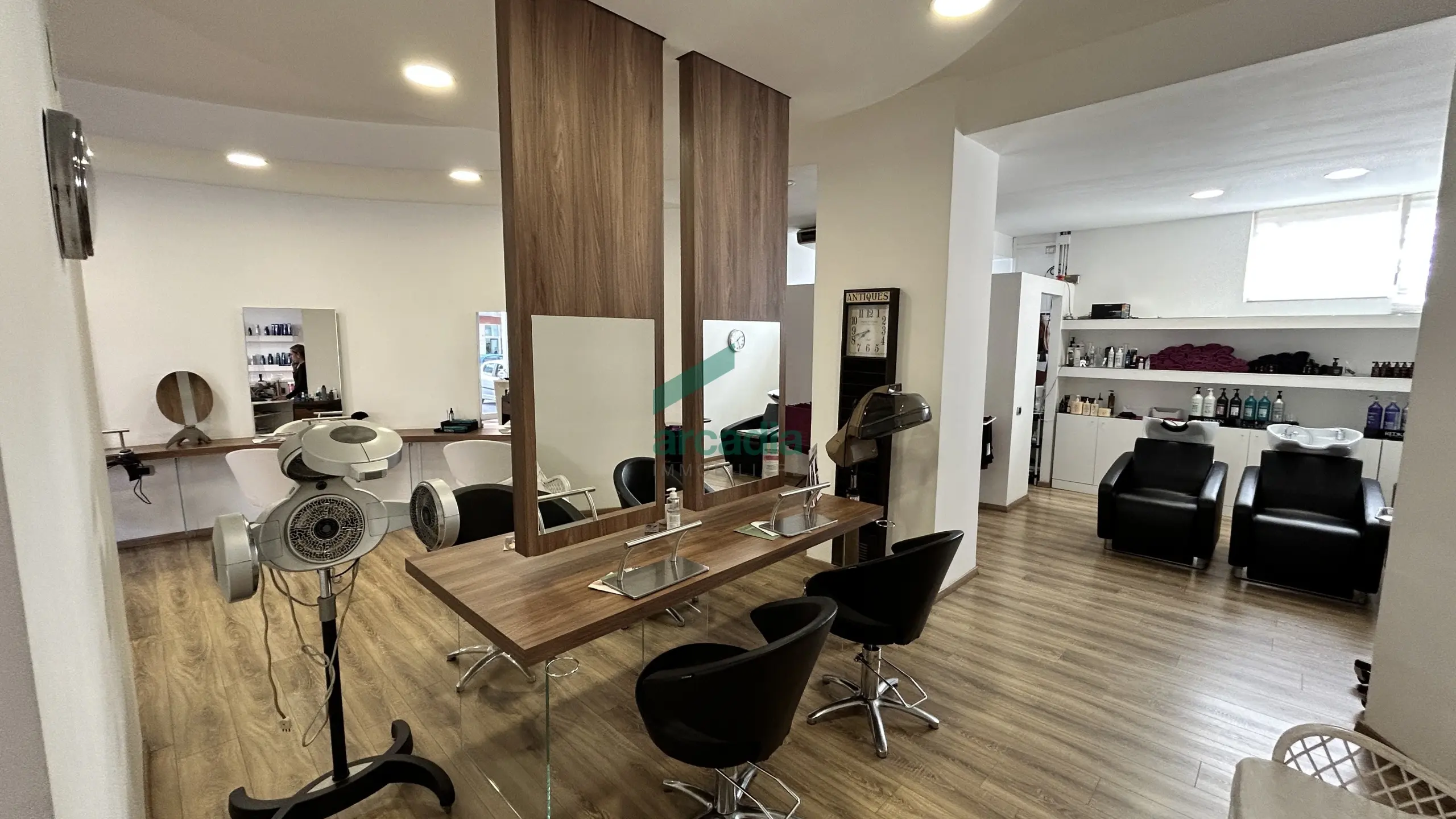 Immagine per Locale commerciale in vendita a Bari via Luigi Ricchioni 17