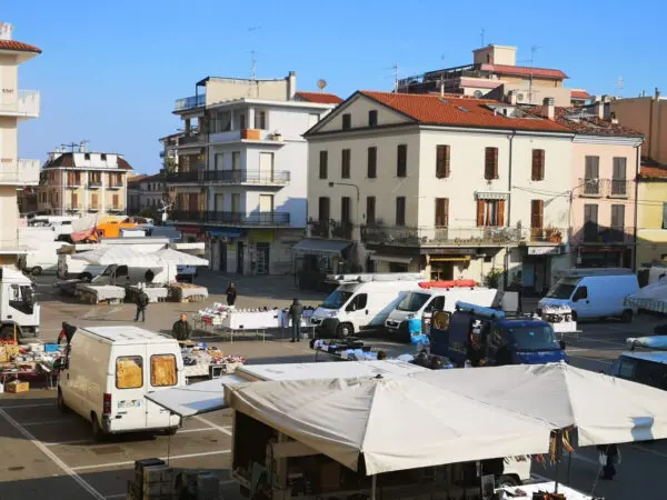 Locale Commerciale via Legnago, San Benedetto Del Tronto