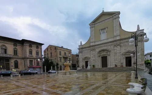 Locale Commerciale via Legnago, San Benedetto Del Tronto