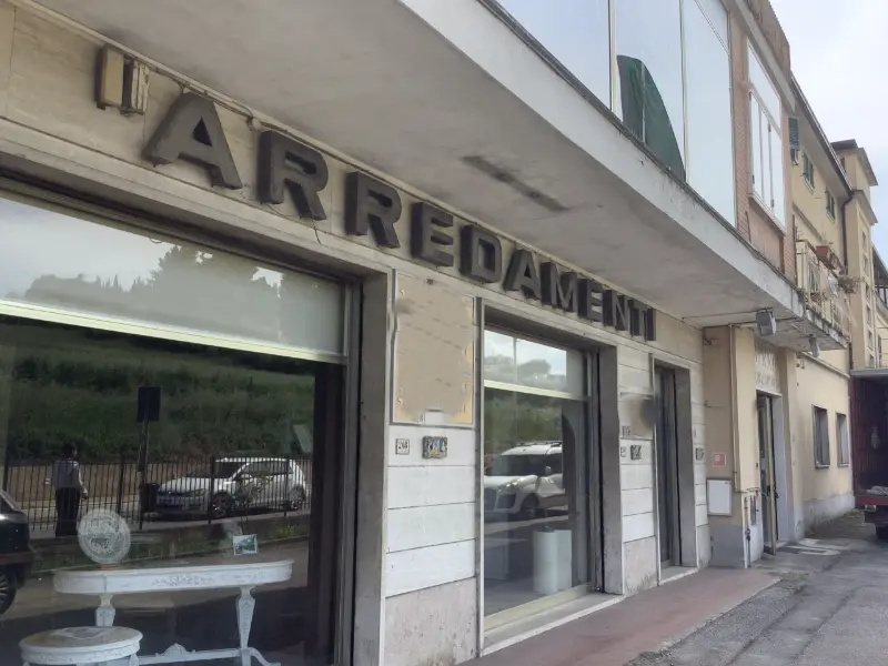 Immagine per Palazzo - Stabile in vendita a Monsampolo del Tronto via Salaria 200
