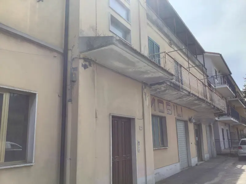 Immagine per Palazzo - Stabile in vendita a Monsampolo del Tronto via Salaria 200