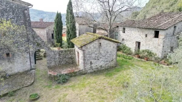 Casale 11/A, Lucca