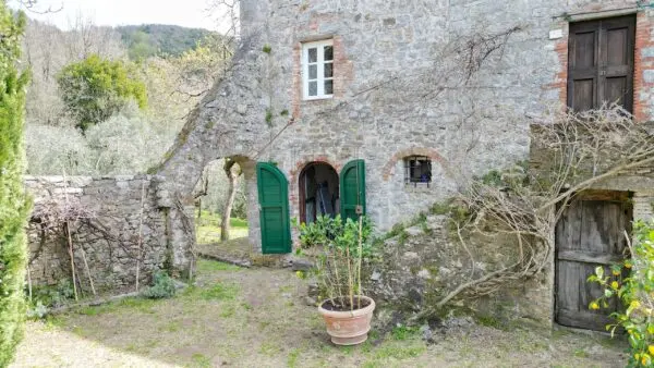 Casale 11/A, Lucca