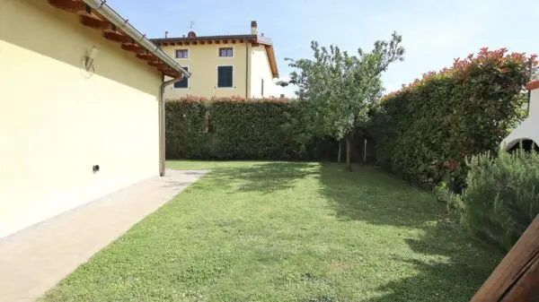 Villa via Lombarda Lammari 293, Capannori