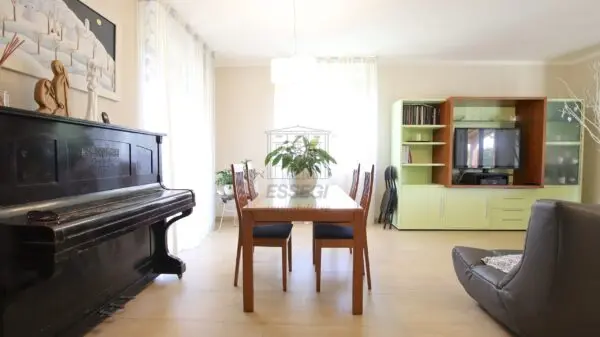 Villa via Lombarda Lammari 293, Capannori