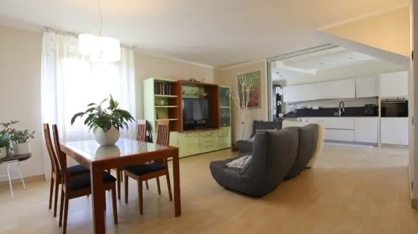 Villa via Lombarda Lammari 293, Capannori