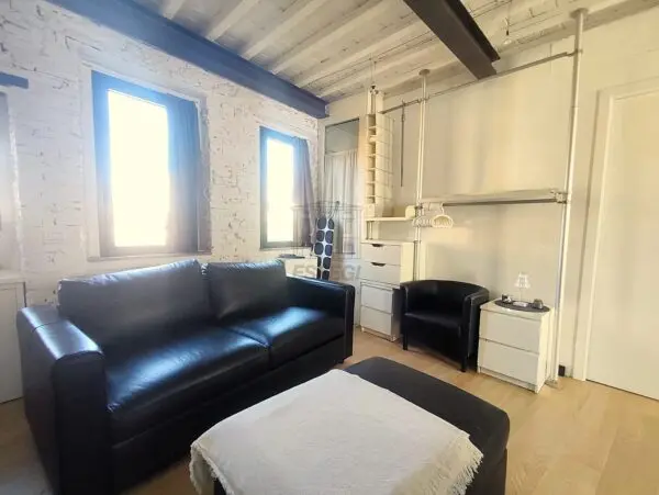 Immagine per Monolocale in affitto a Lucca piazza San Ponziano 6