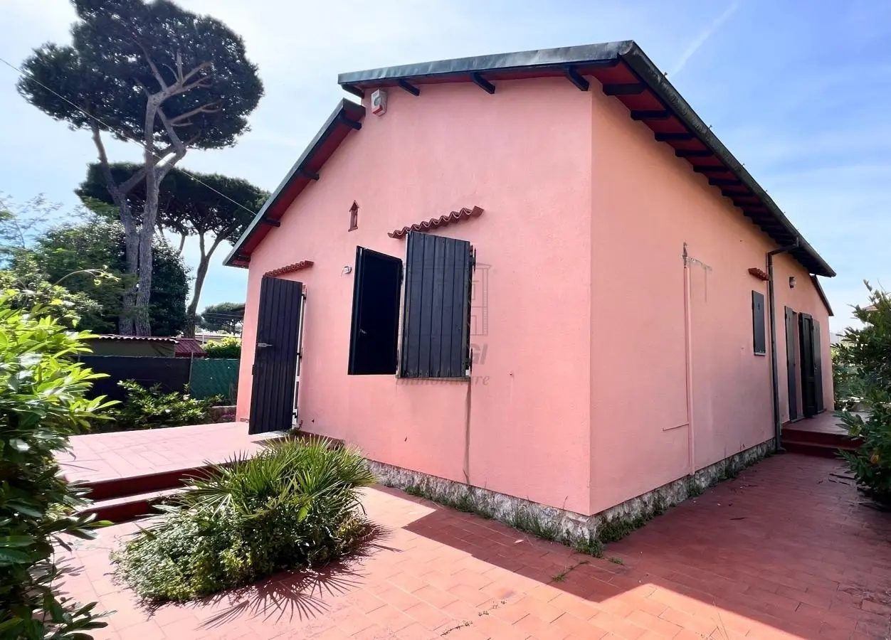 Immagine per Villa trifamiliare in vendita a Camaiore via Del Fortino