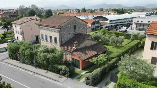 Villa via Romana 914, Lucca