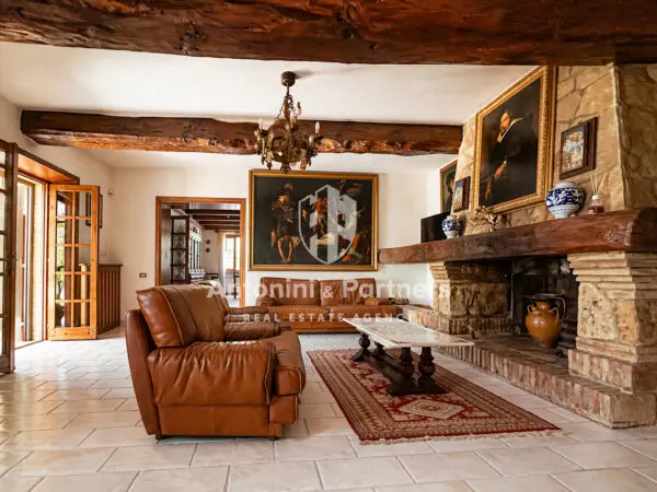 Casale via Frazione Castelrinaldi, Todi