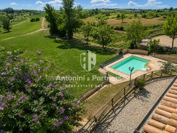 Immagine per Casale in vendita a Todi via Frazione Montemolino Todi