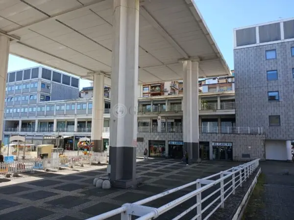 Negozio piazza John Fitzgerald Kennedy 54, La Spezia