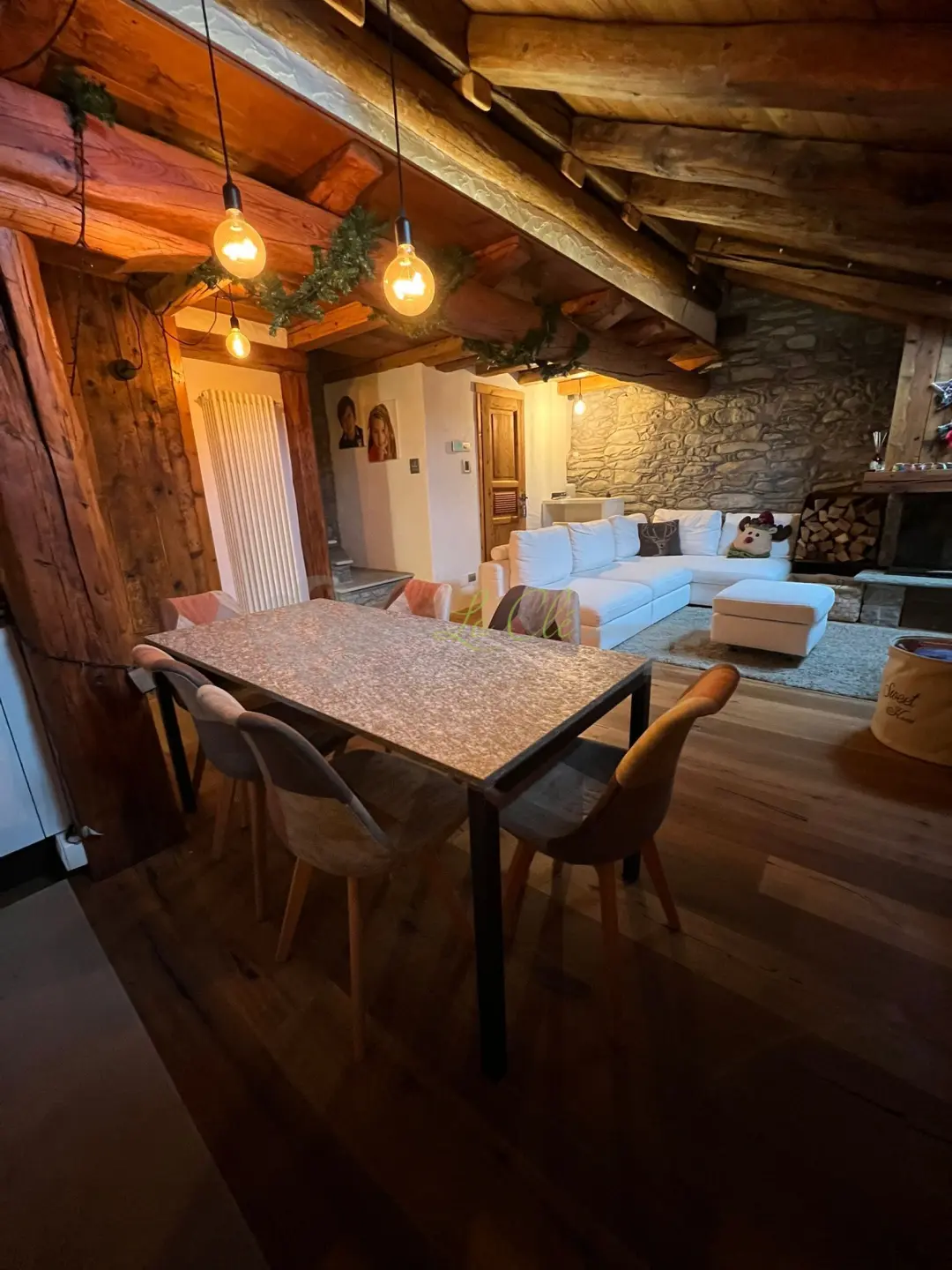 Immagine per Quadrilocale in vendita a Courmayeur via Trou Des Romains 9