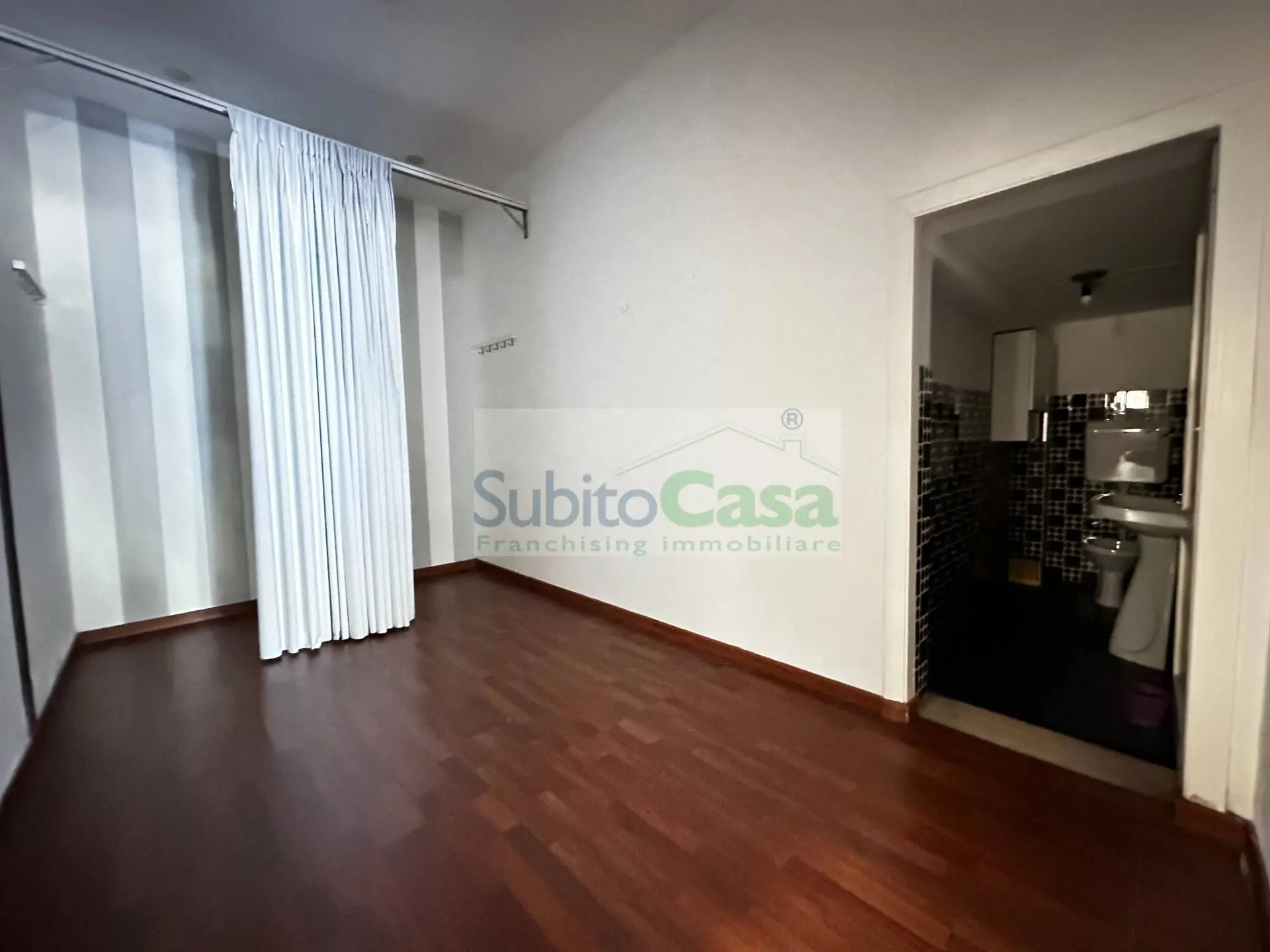 Immagine per Locale Commerciale in affitto a Chieti Piazzale Marconi 