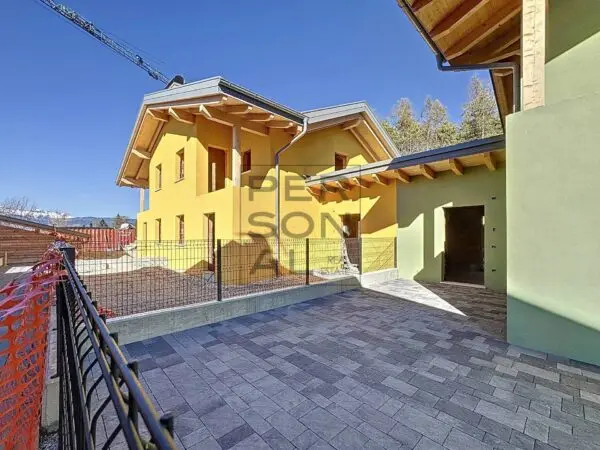 Appartamento via Smarano, Ton