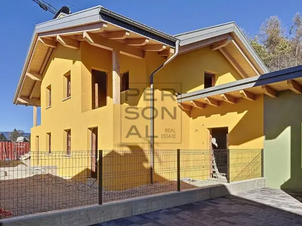 Appartamento via Smarano, Ton