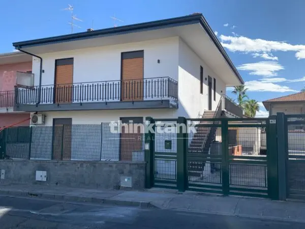 Immagine per Appartamento in vendita a Ragalna Via Santa Maria Dei Monti Arsi 45