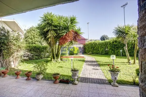 Villa viale Piave 10, Ardea