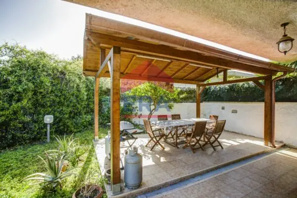Villa viale Piave 10, Ardea