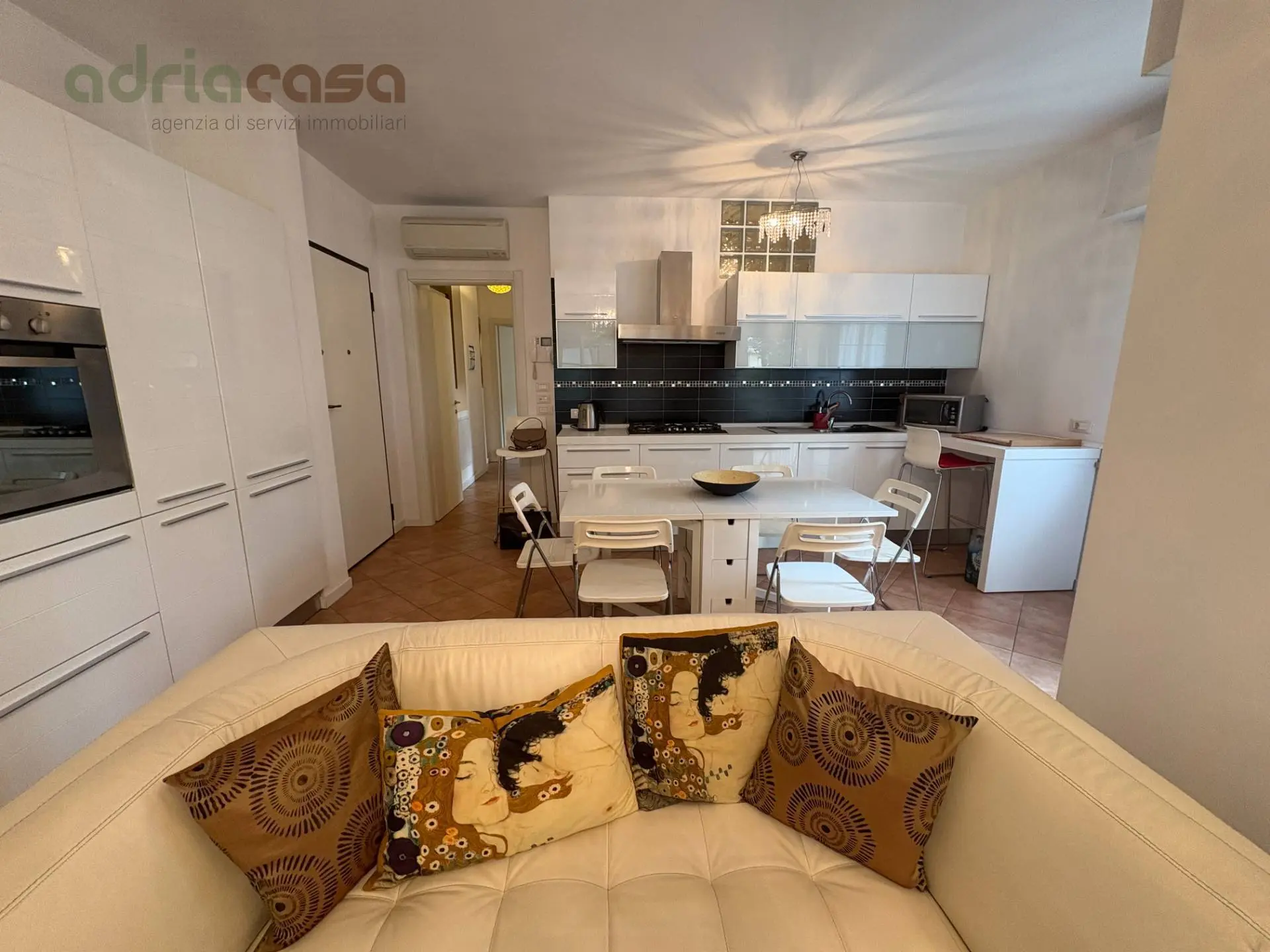 Immagine per Appartamento in affitto a Riccione Viale Emilia 