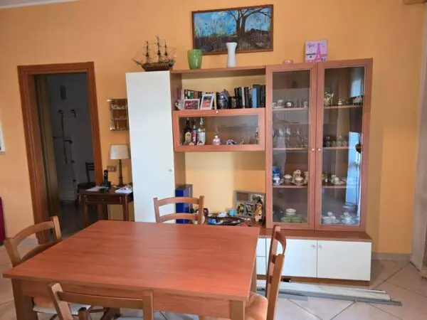 Appartamento via Valsesia 8, Milano