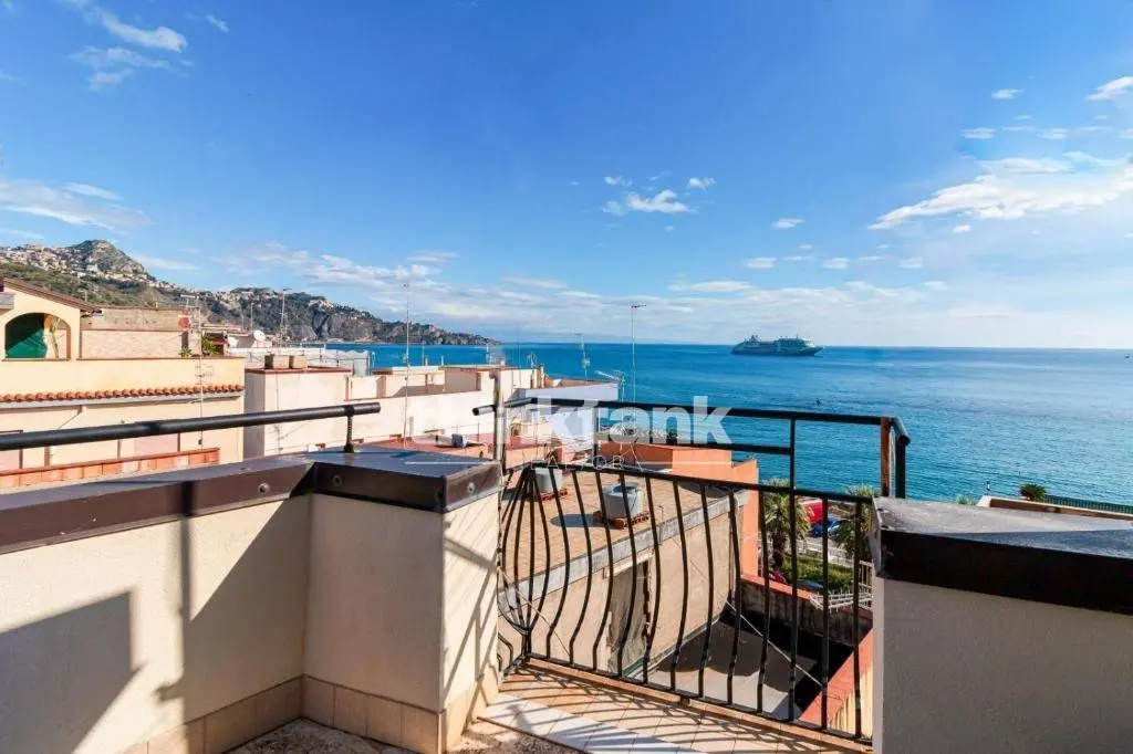Immagine per Villa in vendita a Giardini-Naxos Via Vittorio Emanuele SNC