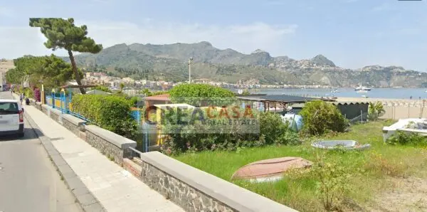 Appartamento via Schisò, Giardini-Naxos