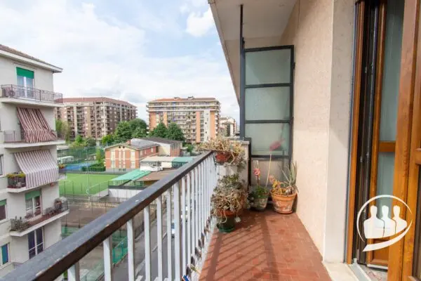 Appartamento via Conte Di Roccavione 82, Torino
