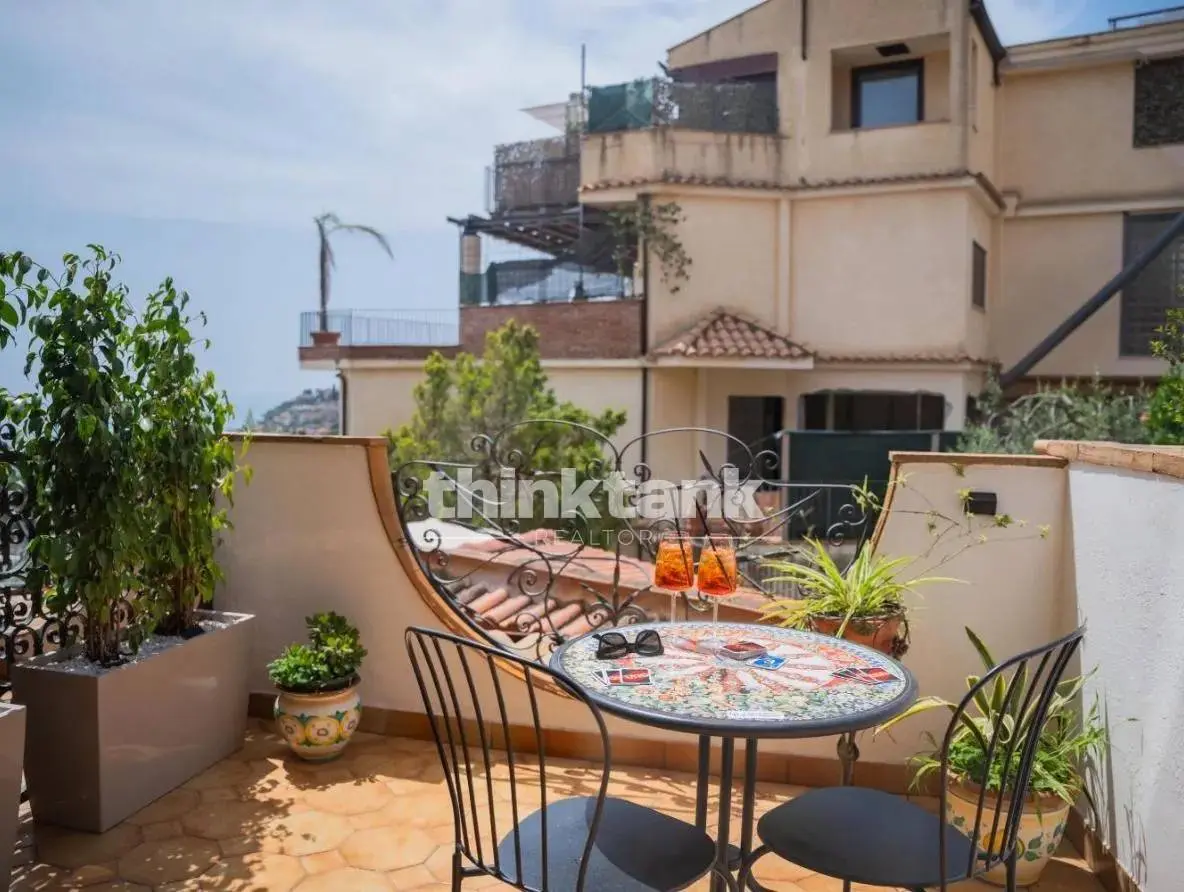 Immagine per Appartamento in vendita a Taormina Via Gaetano Martino 