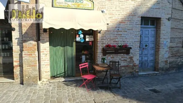 Attività Commerciale via Roma 6/a, Offida