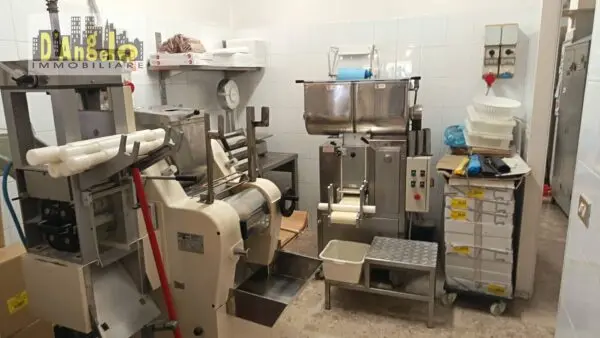 Attività Commerciale via Roma 6/a, Offida